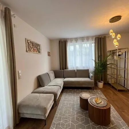 Moderne Mit 4 Betten * בוכום